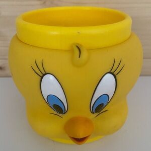 VINTAGE 1992 Tweety Bird Looney Tunes Mug Hard Plastic Yellow Coffee Mug